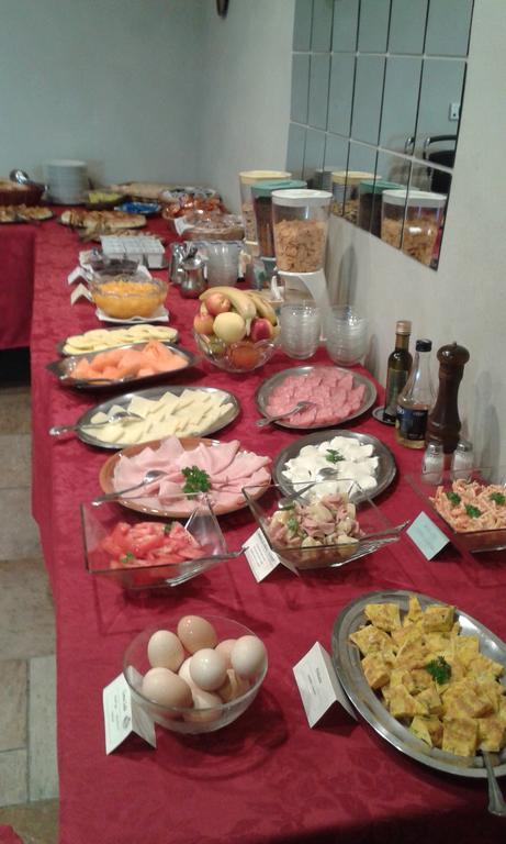 Albergo Ristorante Monterosa Ameno エクステリア 写真