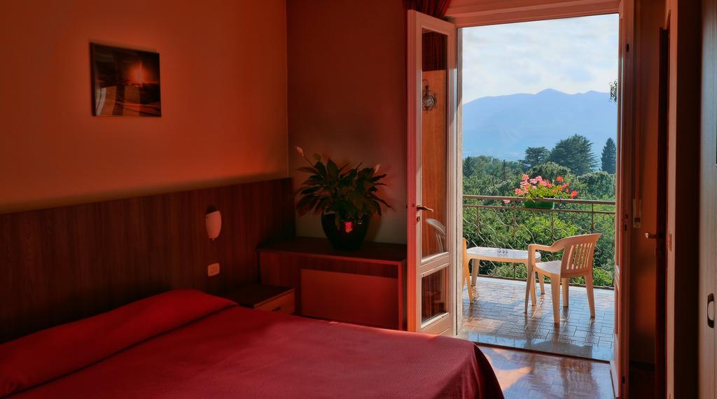 Albergo Ristorante Monterosa Ameno エクステリア 写真
