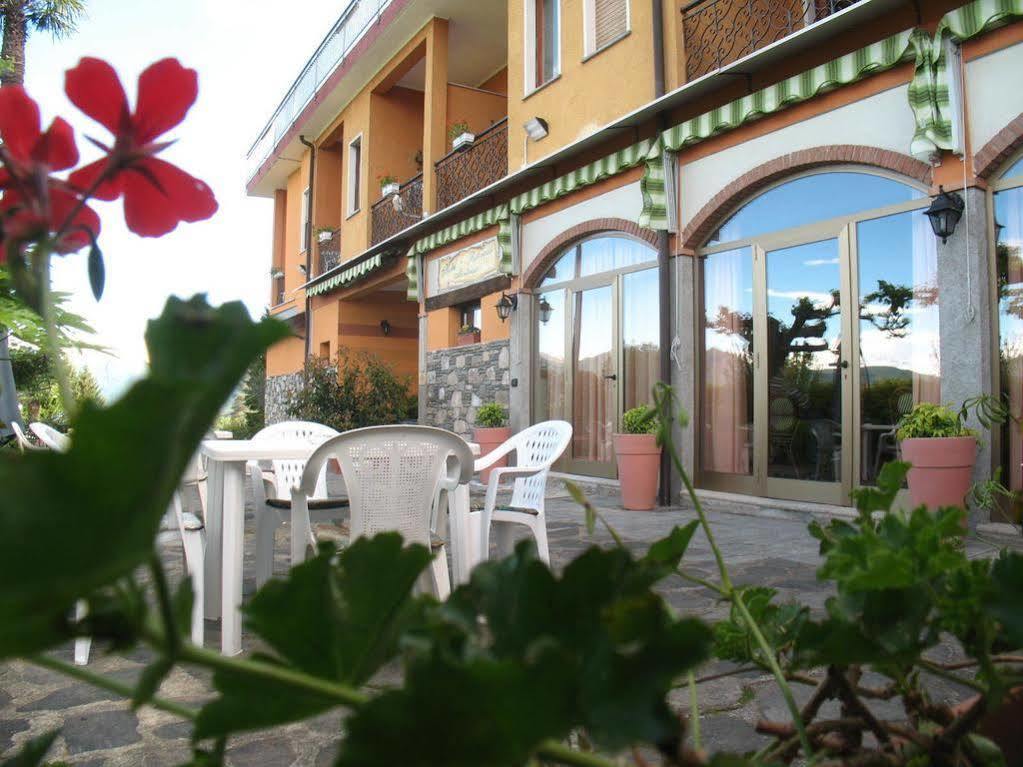 Albergo Ristorante Monterosa Ameno エクステリア 写真